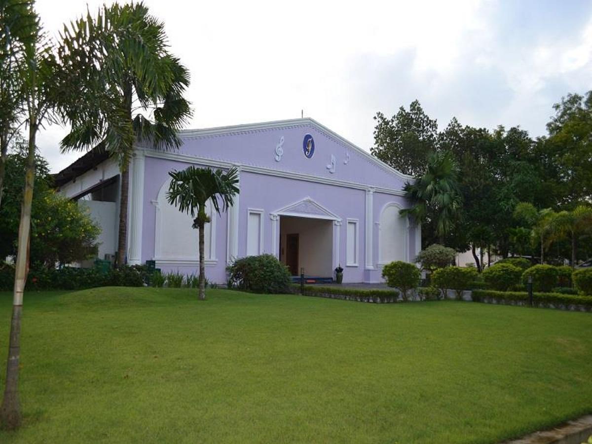 Famous Hotel Bago Hotel 3*