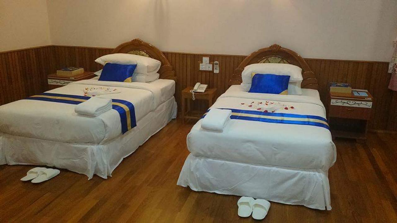 Famous Hotel Bago 3* Bago