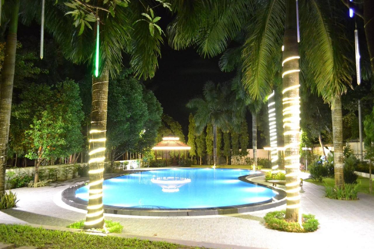 Famous Hotel Bago Hotel 3*