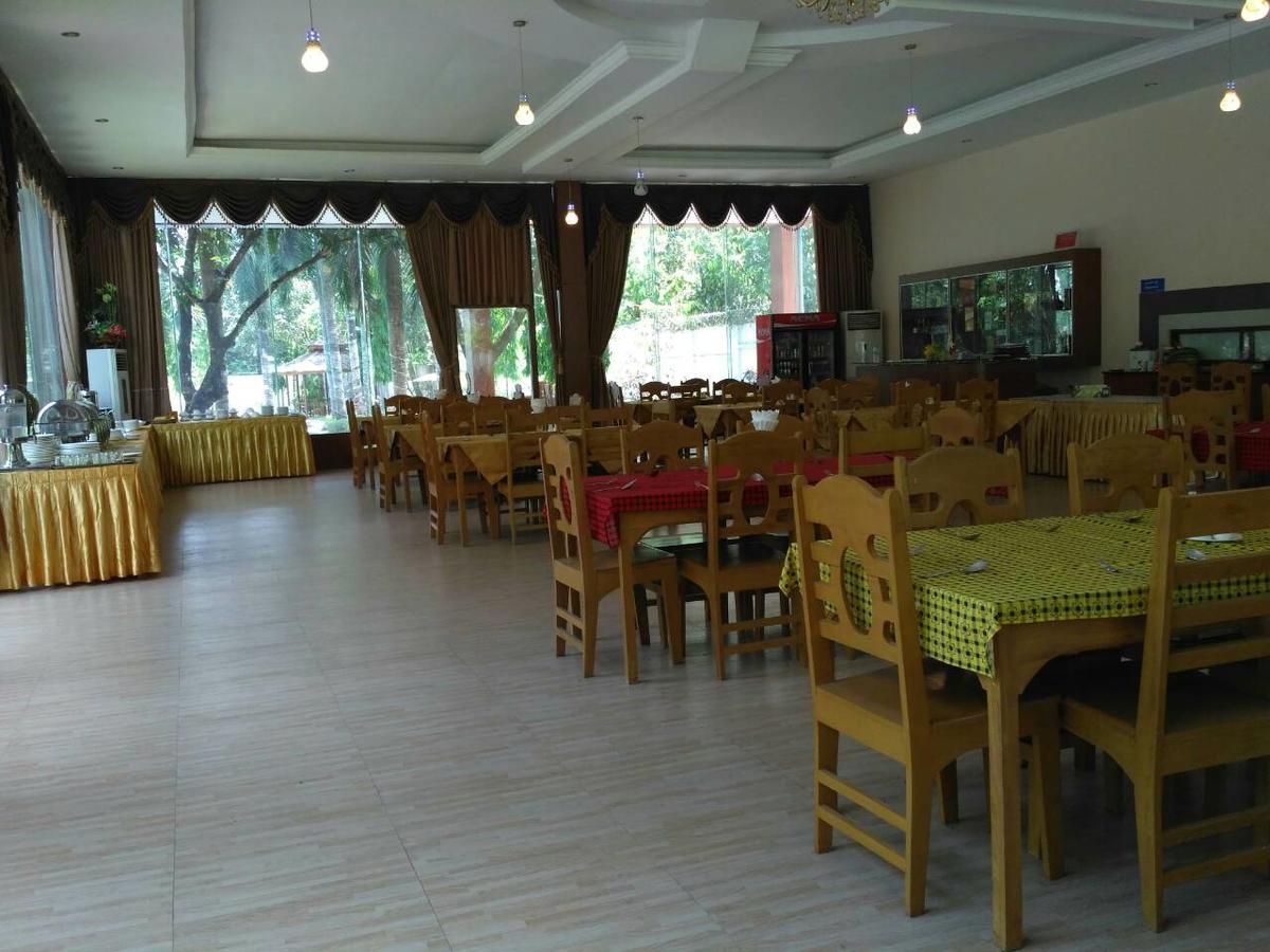 Famous Hotel Bago 3*