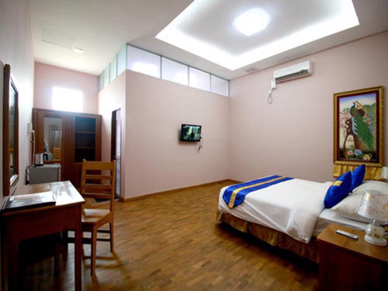 Hotel Famous Hotel Bago