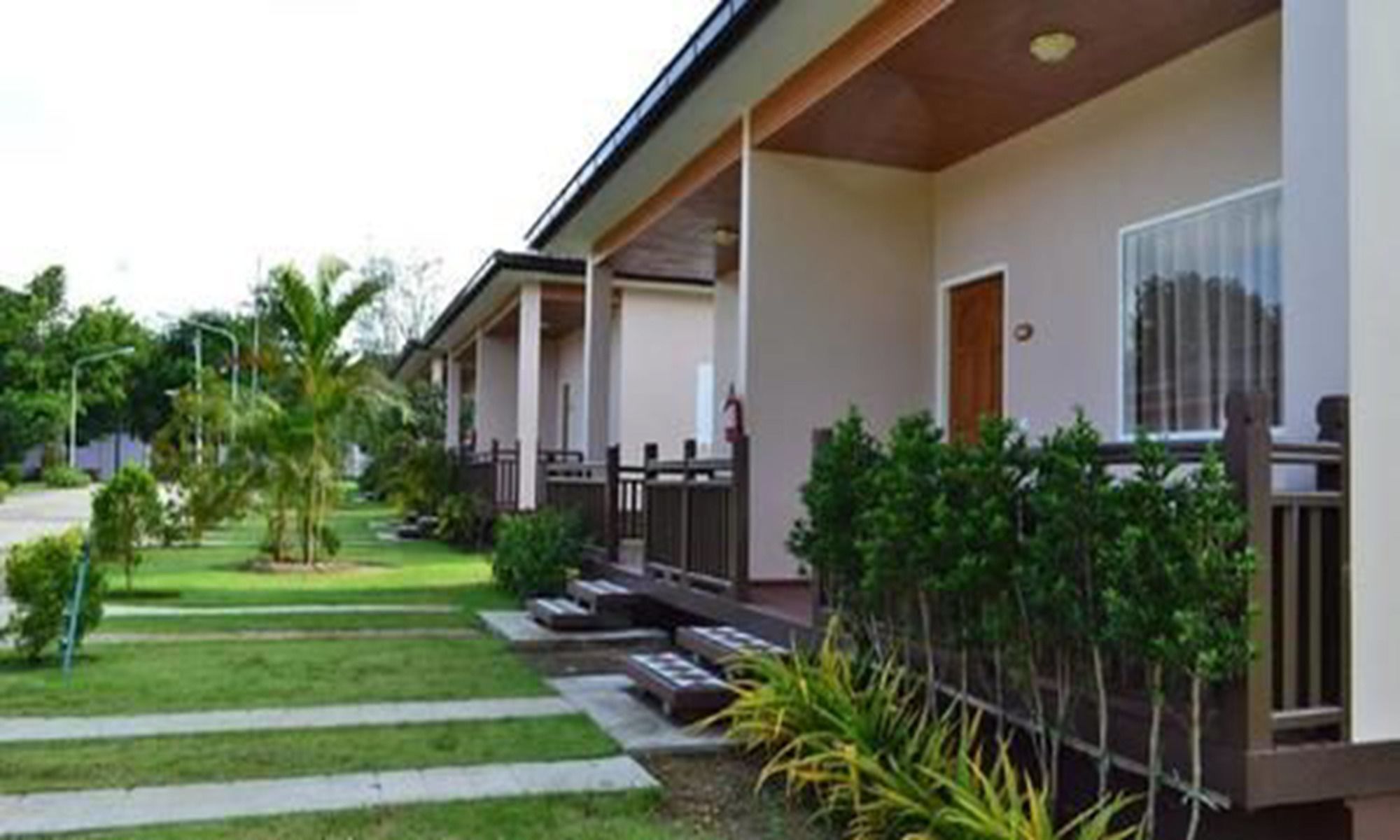 Famous Hotel Bago 3*